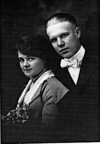 Elmer & Loretta (Weller) Kelm's wedding portrait - May 25, 1918