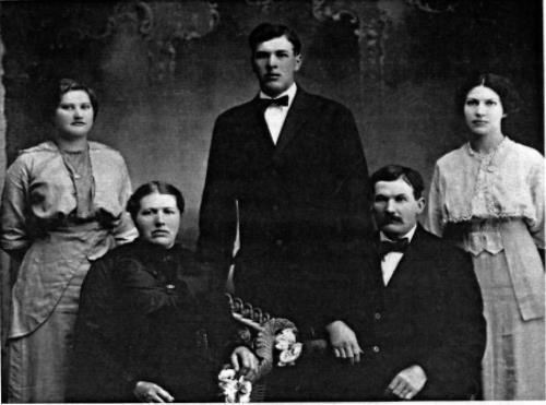 Frederick & Mathilda (Teske) Kelm  family  - circa early 1900's