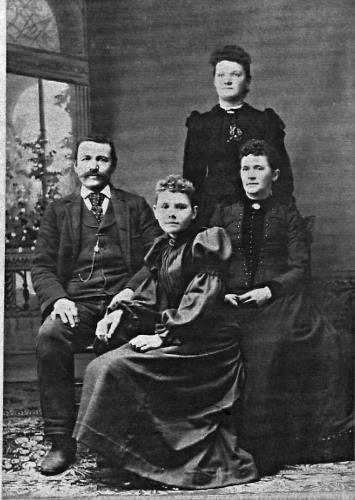 Nettie (Miller) Bauermeister  with William, Dora and Minnie - circa  unknown