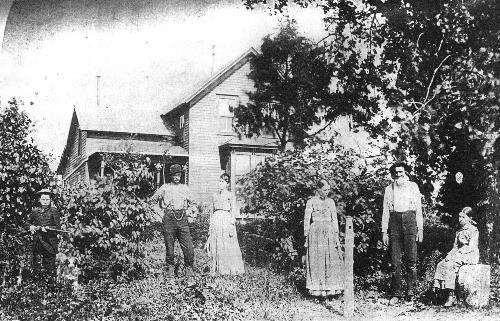 Jack & Jemina (Aldritt) Trumble family - Lake Minnewashta - 1887
