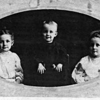 Loretta, Phil and Hildegarde Weller - 1908